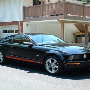 Dad's 05GT.jpg